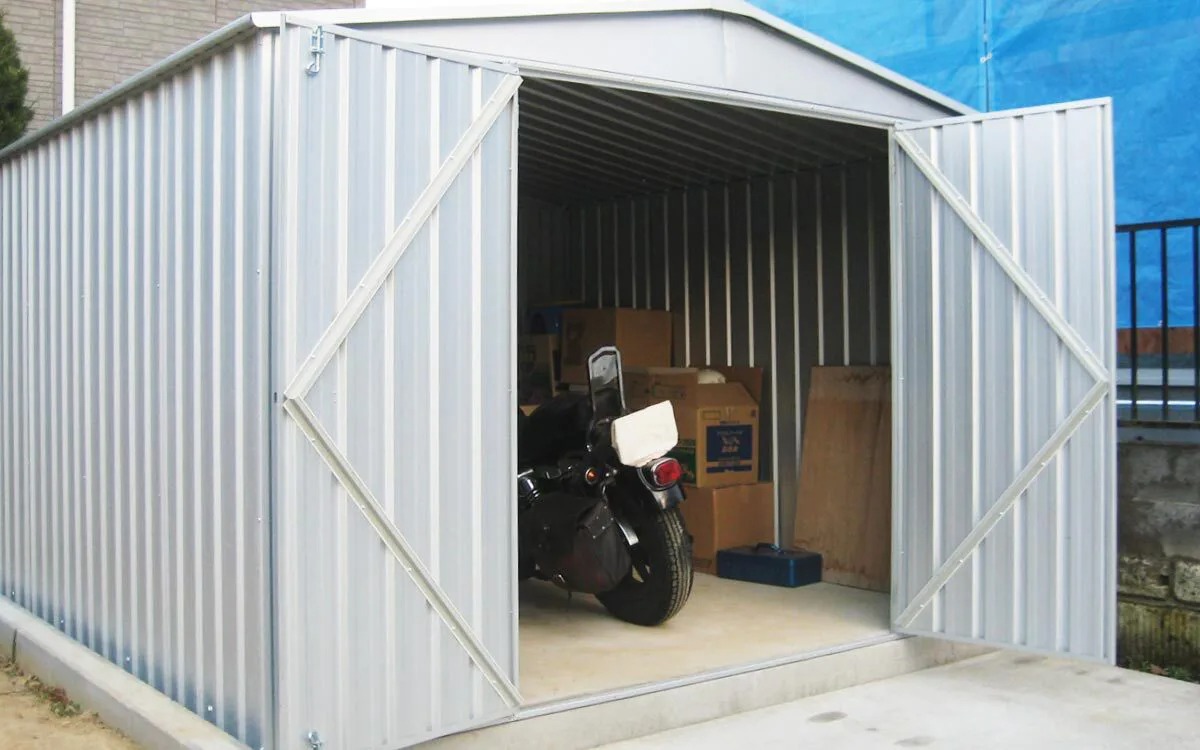 バイクガレージ