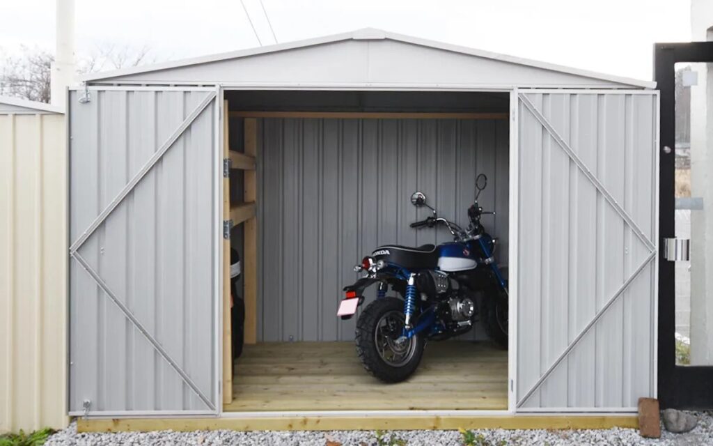 バイクガレージ