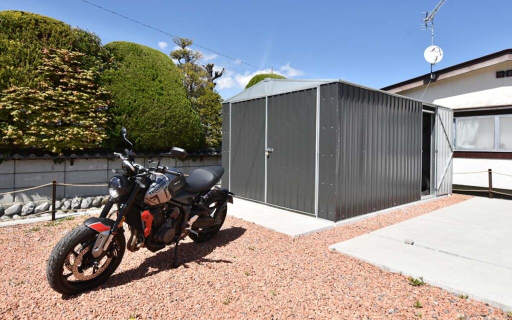 バイクガレージ