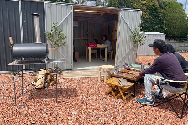 ユーロ物置×ピザ窯