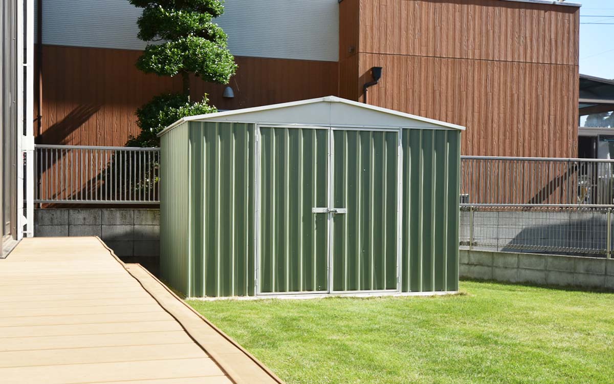 おしゃれすぎる！置くだけで景色をグレードアップする若草色の物置53選