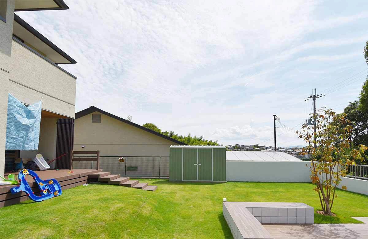 スマートで置き場所を選ばないオシャレ物置