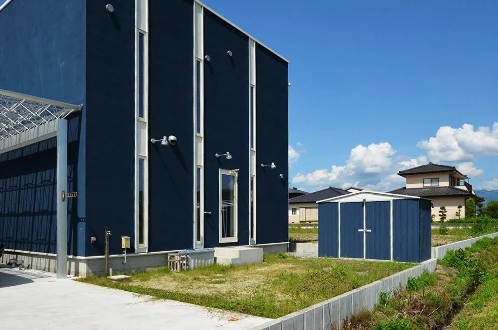 屋外収納にもこだわろう！ユーロ物置®︎で作るオシャレなお庭7選