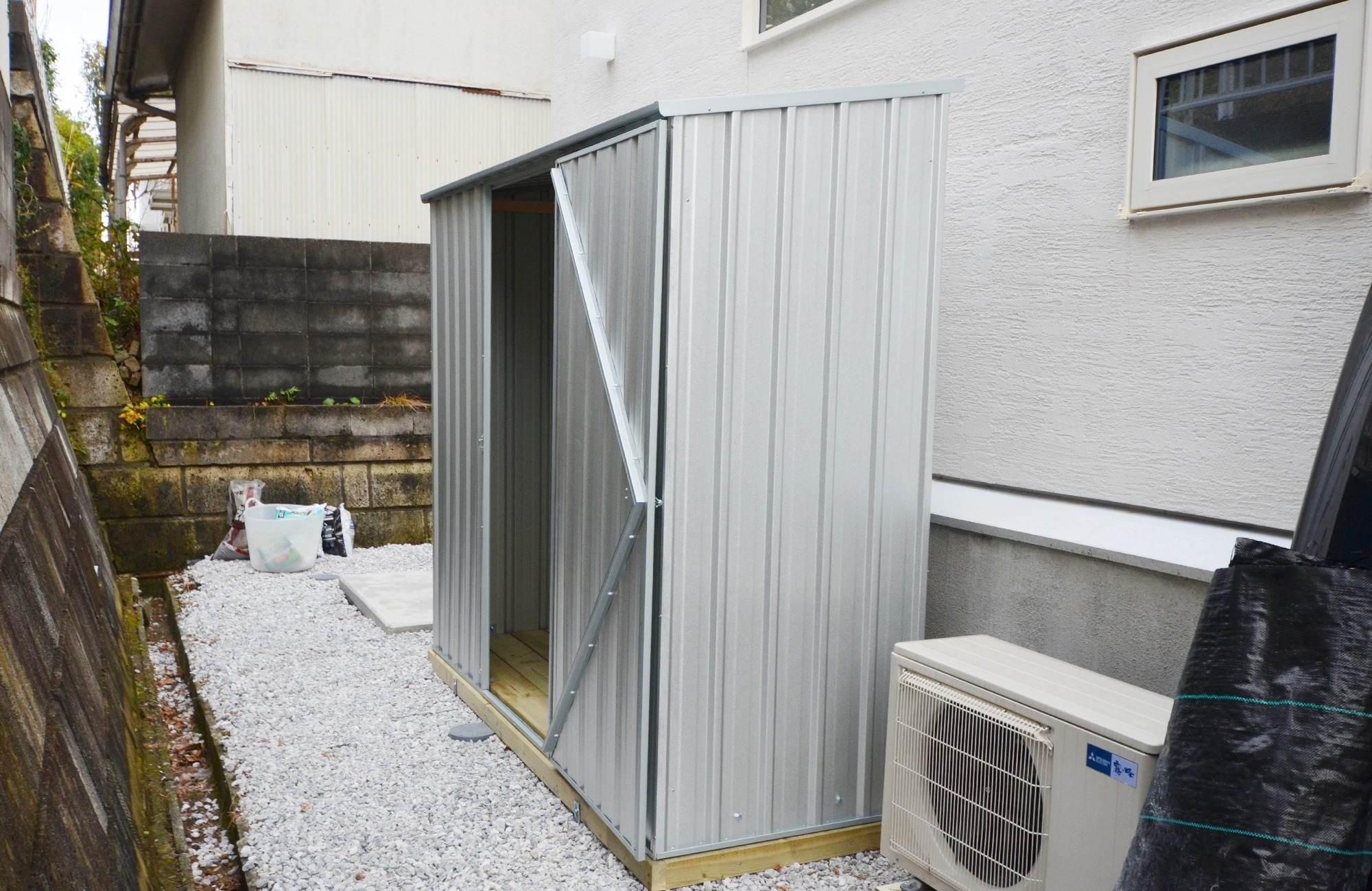 神奈川県でおしゃれなユーロ物置®の施工がありました。